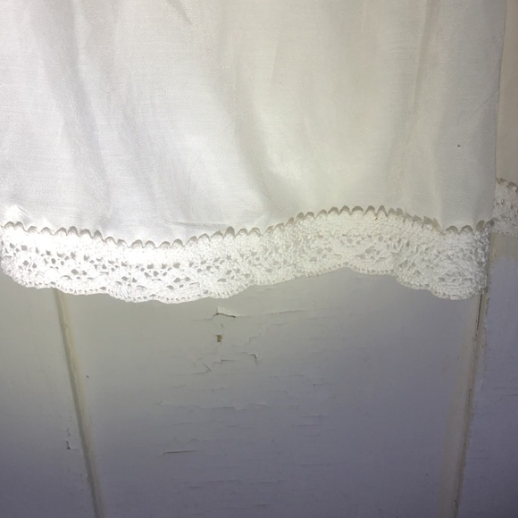 Bebe white top with beaded details all around - Picture 3 of 6